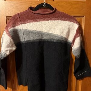 Nike Men's Black, Gray, and Cream Crewneck Sweater